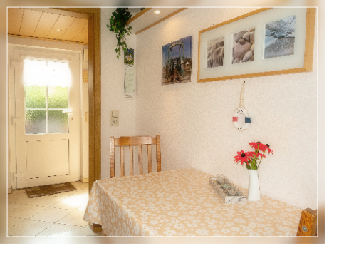 Blick von der Kche zum Hauseingang